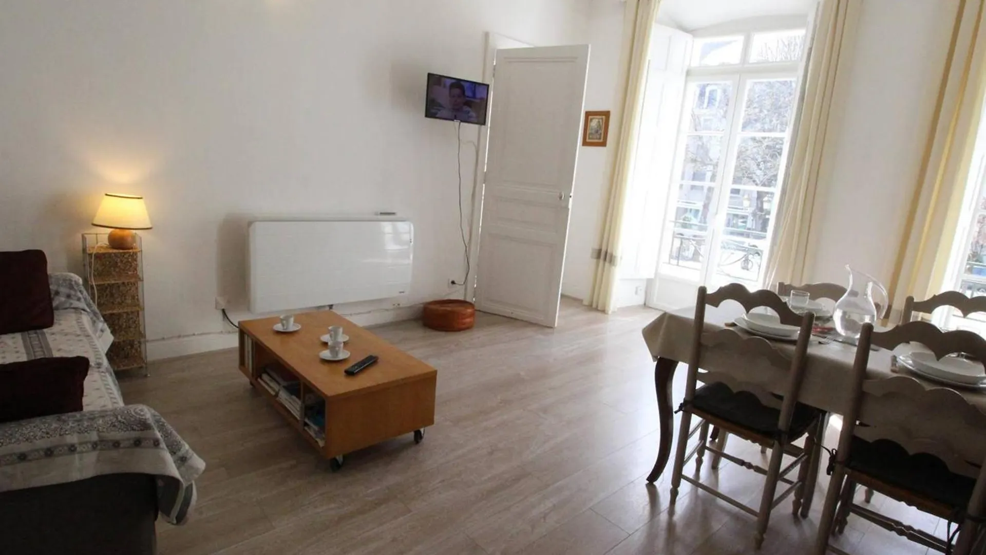 T2 Lumineux Centre Luchon, 4 Pers, Parking, Proche Thermes & Telecabine - Fr-1-313-230 Bagnères-de-Luchon 0*,  法国