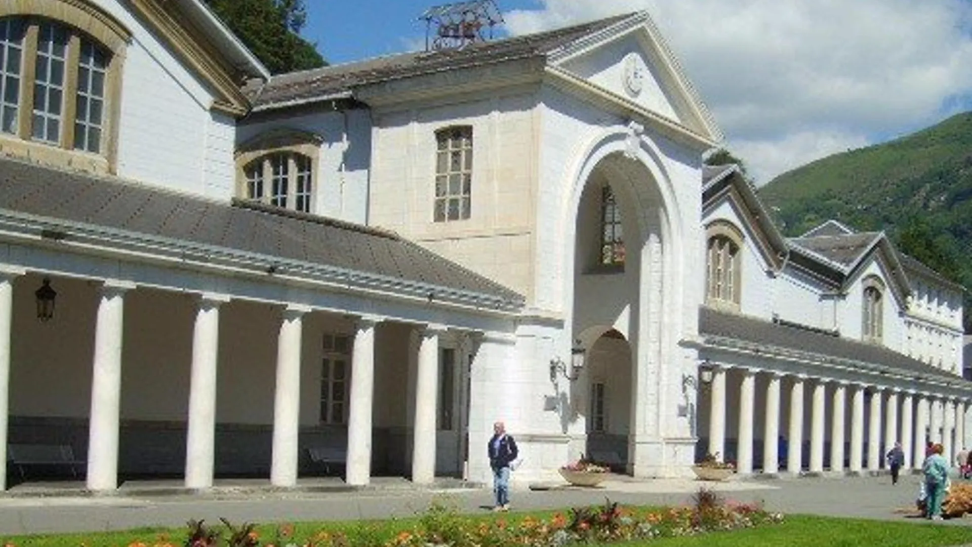 T2 Lumineux Centre Luchon, 4 Pers, Parking, Proche Thermes & Telecabine - Fr-1-313-230 Bagnères-de-Luchon